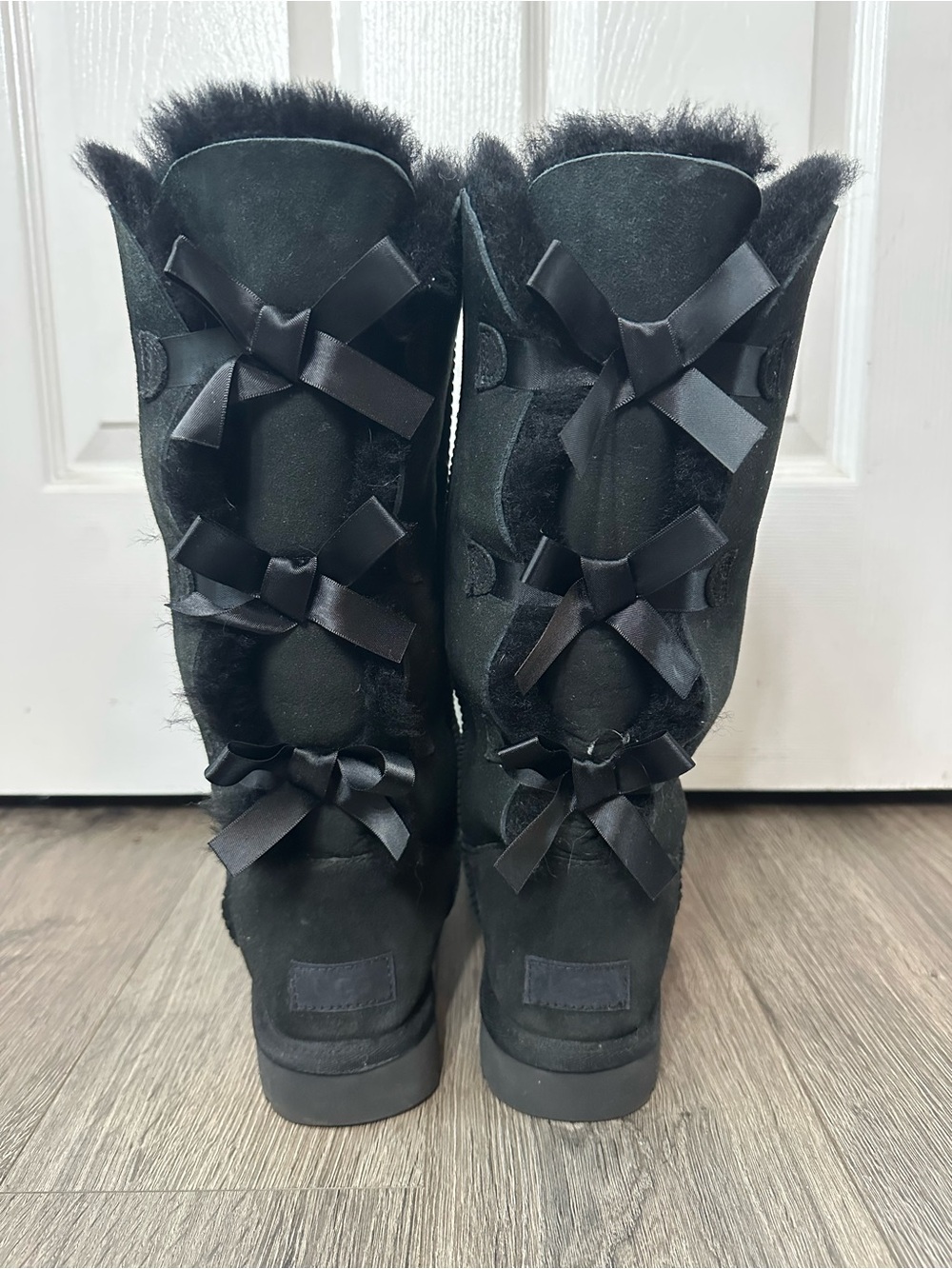 UGG Bailey bow tall II- black- size 9